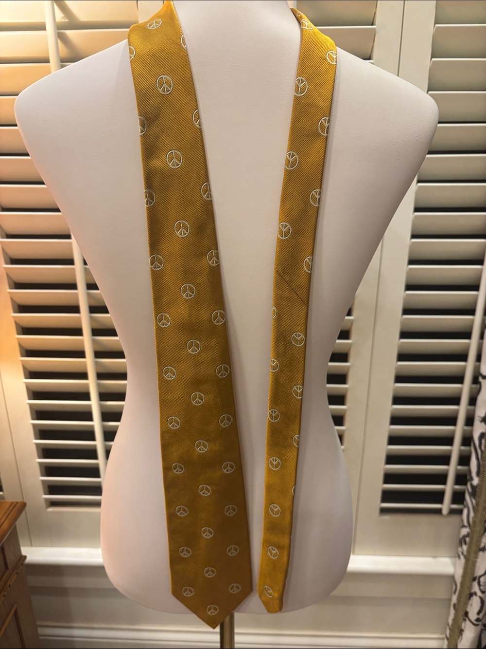 Men's Yellow Peace Sign Silk Tie - Unbranded